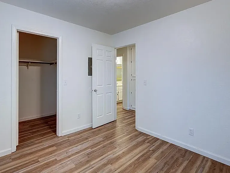 103-7580 N Angus St — Photo 9