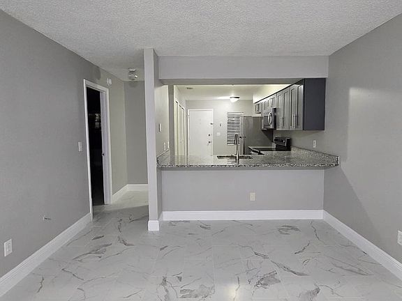 5th image of 1140 Sophie Blvd