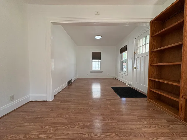 117 N Toll St — Photo 5