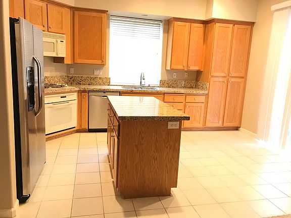 4th image of 489 Yale Dr
