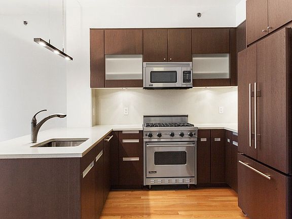 3rd image of 454 W 54th St APT 3K