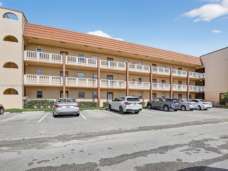 1st image of 9041 Sunrise Lakes Blvd APT 107