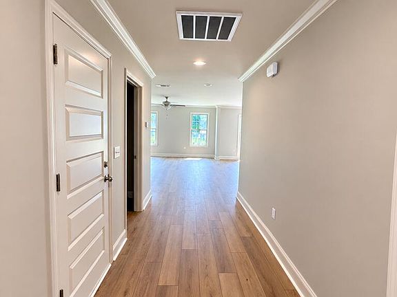 3rd image of 715 Osprey Cir