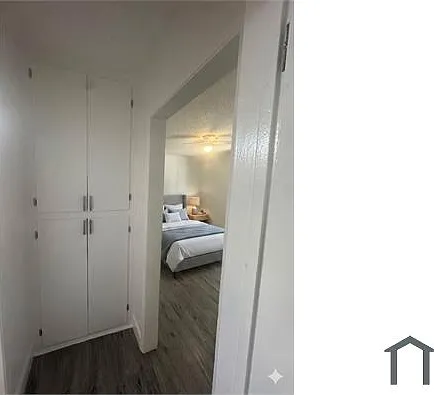 2 bed, 800 sqft, $2,200 — Photo 3