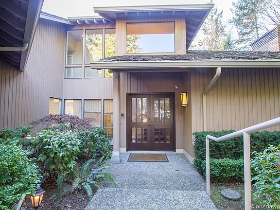 3rd image of 10801 NE 39th Pl