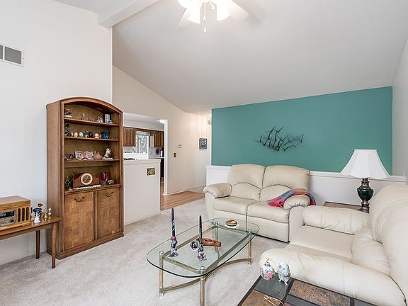 3rd image of 2510 Schade West Dr #6