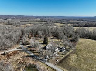 490 W Fork Rd, Fredonia, KY 42411