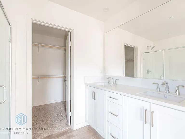 16040 Olivas Ln — Photo 6
