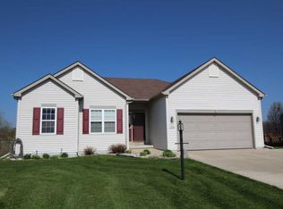 W1068 Audubon Park Dr, Ixonia, WI 53036