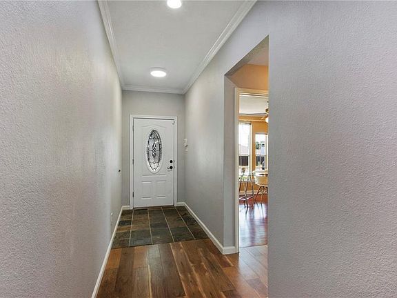 4th image of 1301 Drake Elm Dr