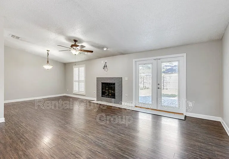 10729 Squires Ct — Photo 6