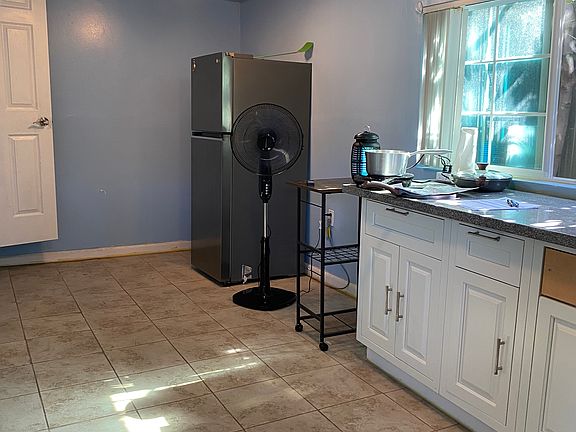 4th image of 6656 Rosecrans Ave Space S38