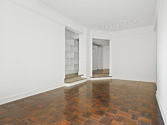 2nd image of 25 Central Park W APT 12V