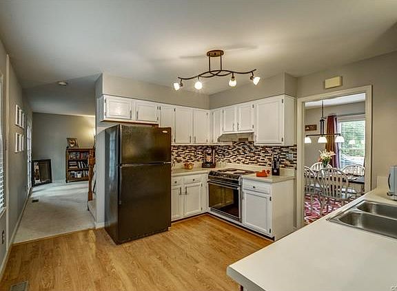 5th image of 8900 Castle Point Dr