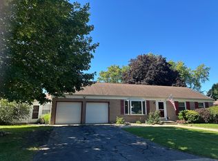 10 Oakwood Dr, Pontiac, IL 61764