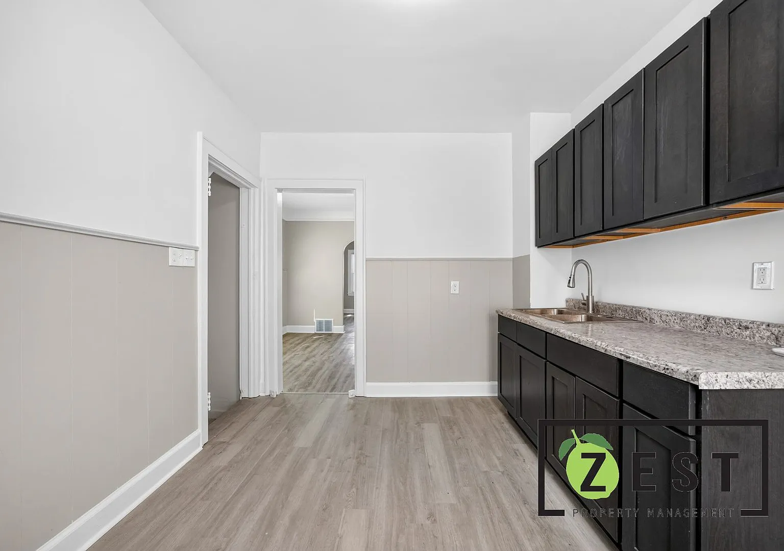 Amazing 5 Bed 2 Bath- $1,500 Monthly — Photo 3