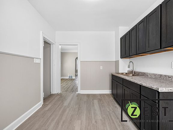 3rd image of 15494 Bringard Dr