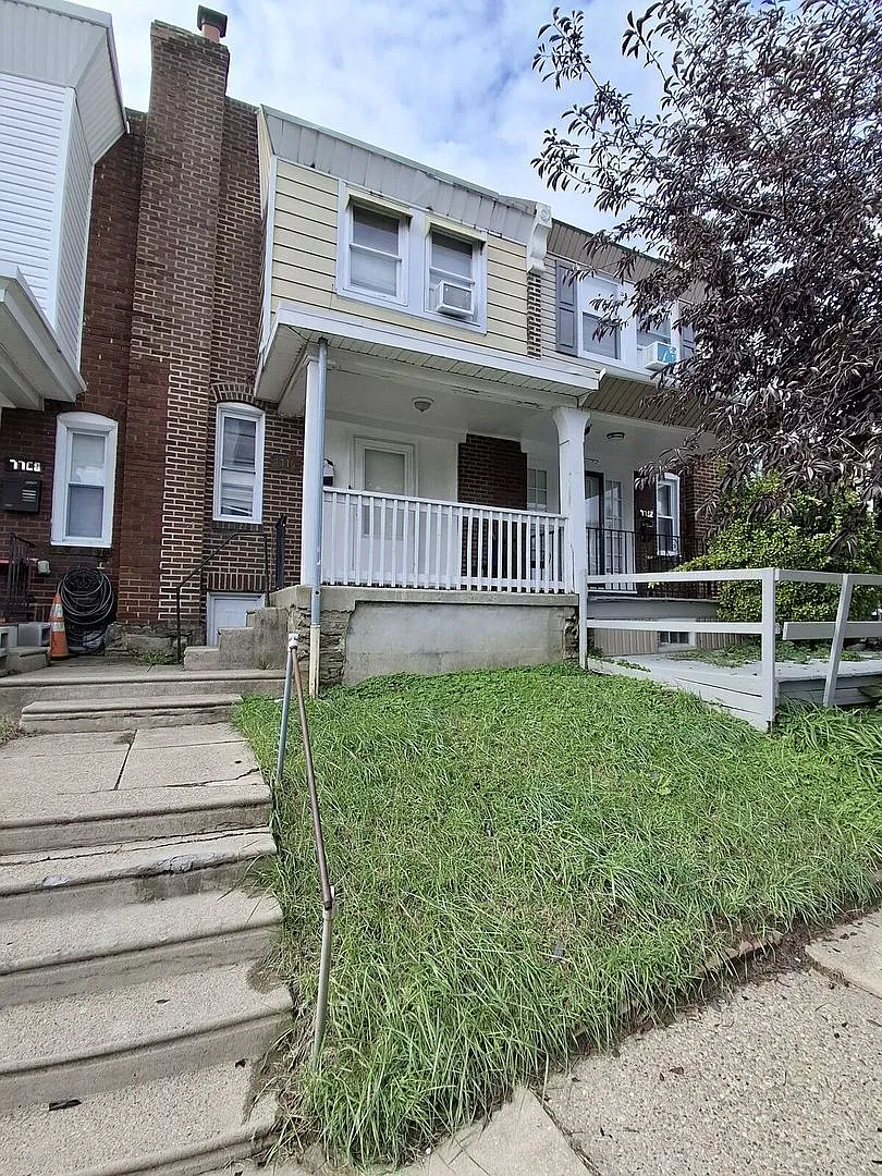 Renovated 3BR Rowhome - Section 8 Accepted — Photo 2