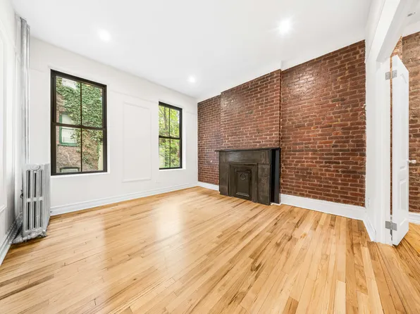 270 W 12th St APT 2C, New York, NY 10014