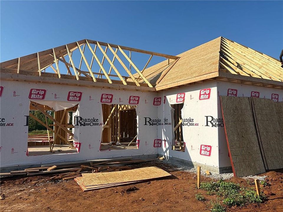 1st image of 1114 Clara Dr E