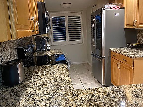 5th image of 1922 Golfview Dr