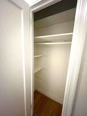 Rented by R New York | media 6