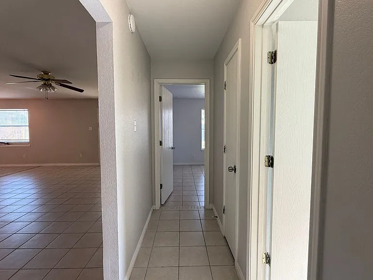 1820 Fleetwood Dr — Photo 12