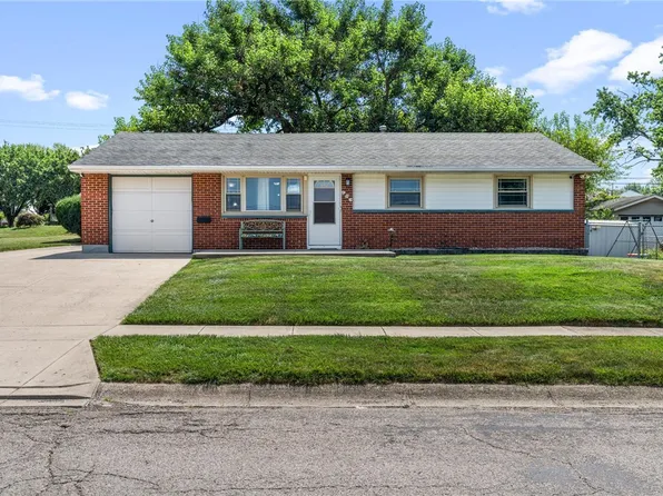 906 Wagon Wheel Dr, Dayton, OH 45431
