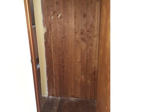 3rd image of 8283 Hupp Ave