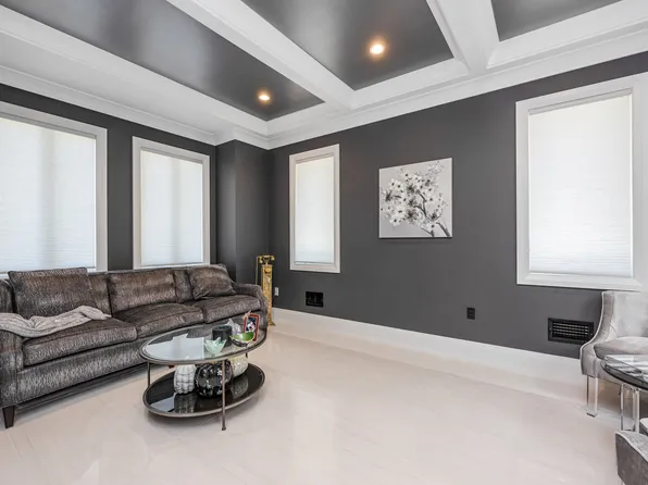 190-22 Nero Avenue image 19 of 43