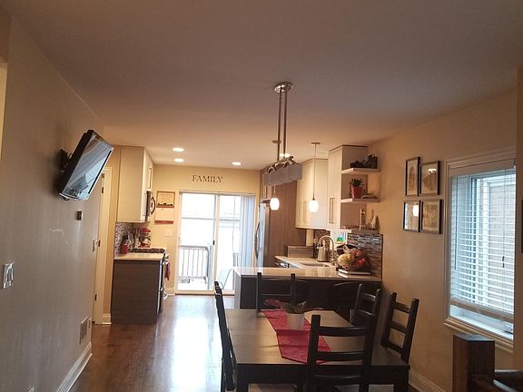 2nd image of 5032 N Mont Clare Ave