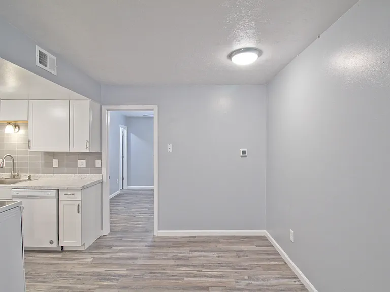 79 Devon Ct — Photo 5