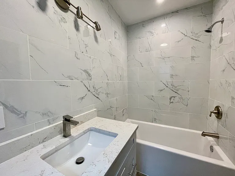 4853 W Augusta Blvd #2 — Photo 14