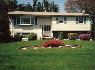 4 Calico Pl, Congers, NY 10920