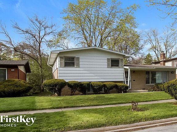 2nd image of 641 Palm Dr