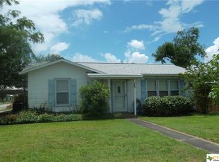 501 W Bailey St, Refugio, TX 78377