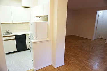 Rented by Manhattan Apartment Organization