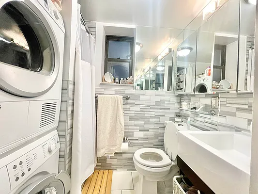 Rented by Century 21 Premier  | media 16