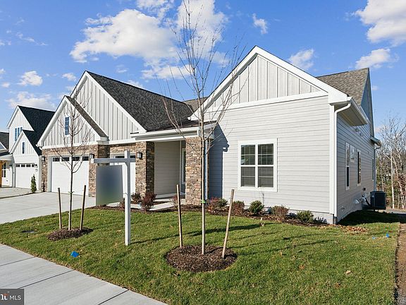 3rd image of 118 Nandina Pl