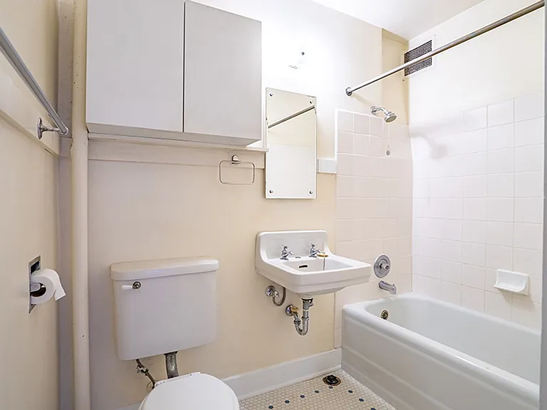 Parkhurst Apartments — Photo 22