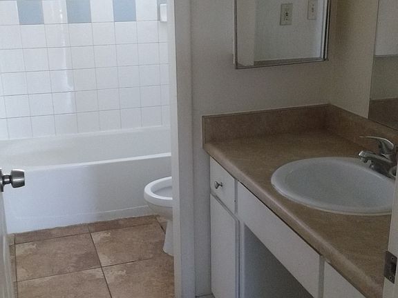 5th image of 3115 E Fairmount Ave APT 3