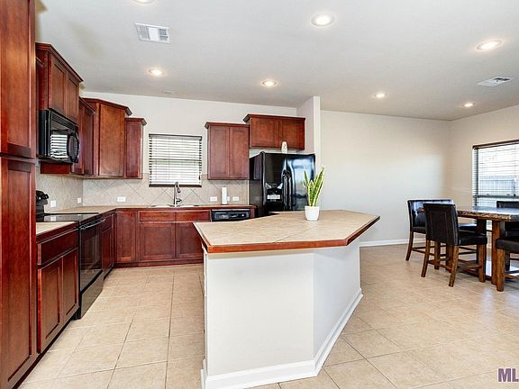 4th image of 9045 Reserve Oak Ave