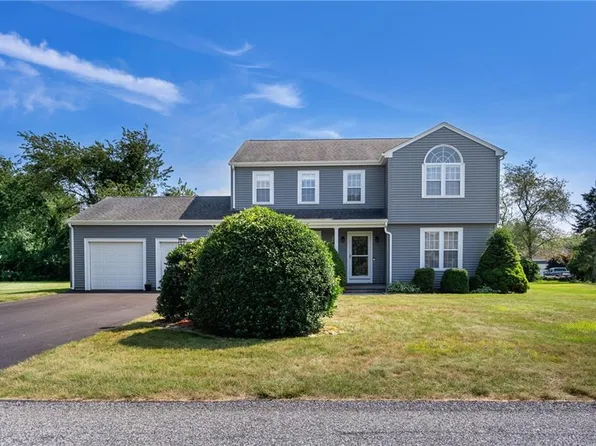 41 Kaitlin Pl, Portsmouth, RI 02871