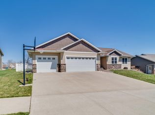 801 Deerwood St, Holmen, WI 54636