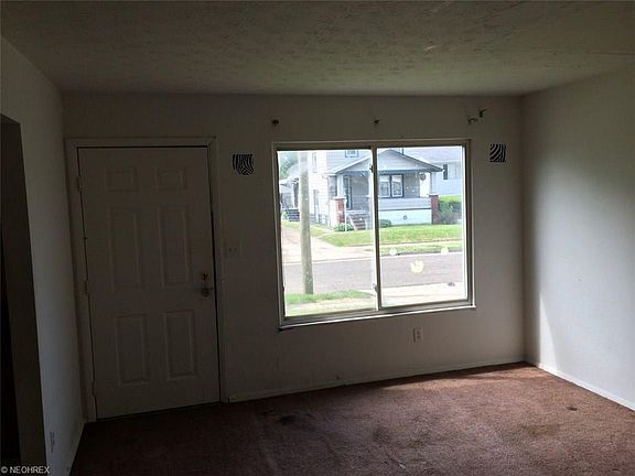 4th image of 1109 Welton Ave