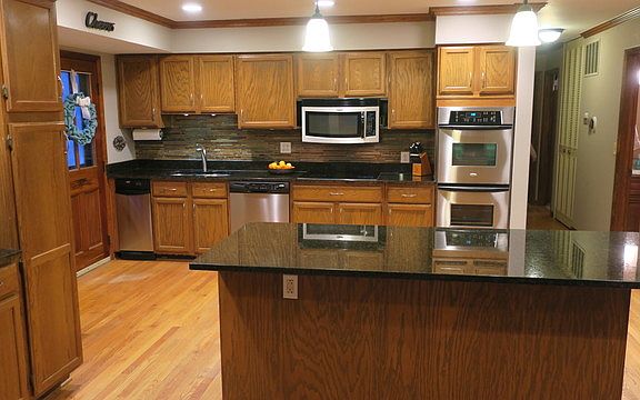 4th image of 6606 Macarthur Dr