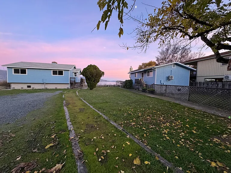 3700 Lakeshore Blvd #B — Photo 3