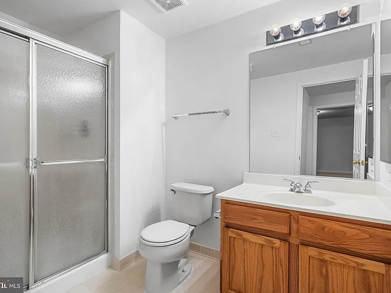 530 Limerick Cir — Photo 26