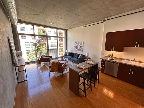 1025 Island Ave Photo 1