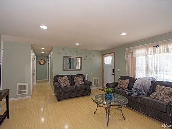 4th image of 17413 8th Avenue Ct S